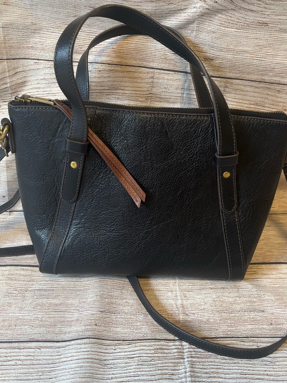 Fossil Black Avondale Pebbled Black  Leather Satchel Bag Zip Gold tone hardware